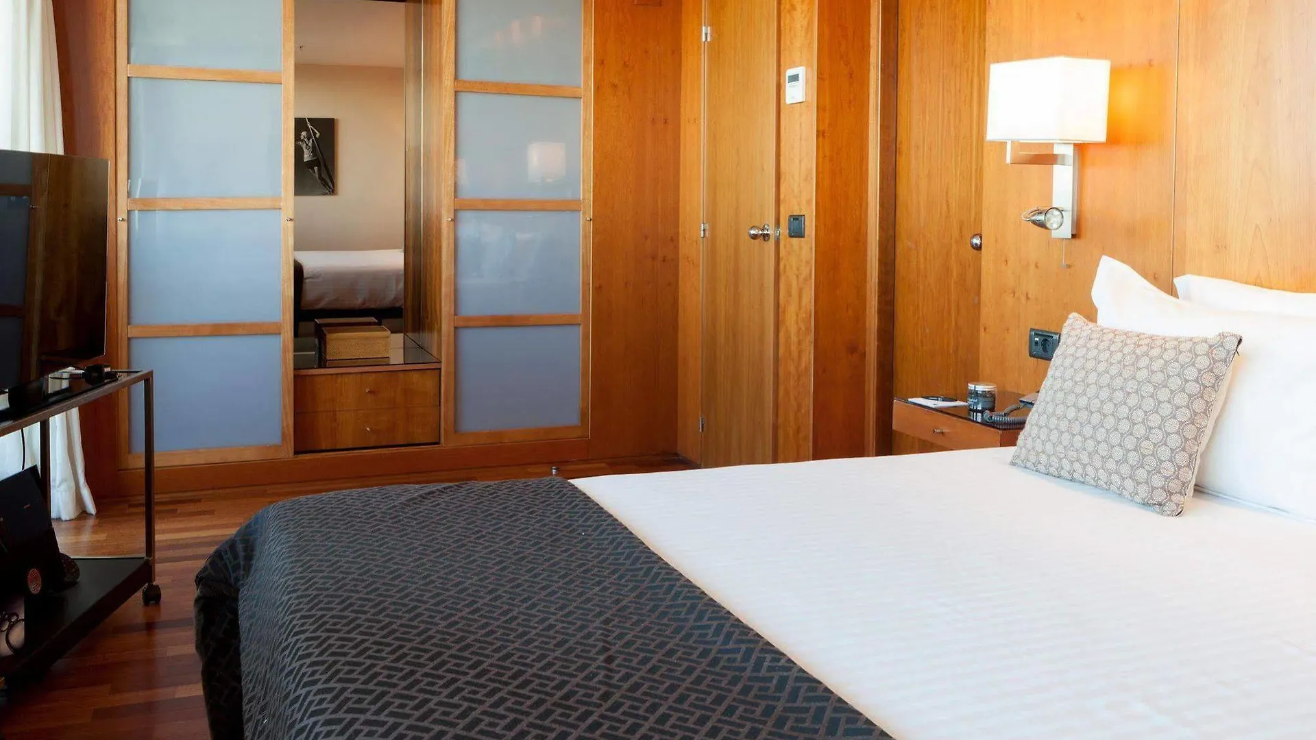 Ac Hotel Malaga Palacio By Marriott 4*,