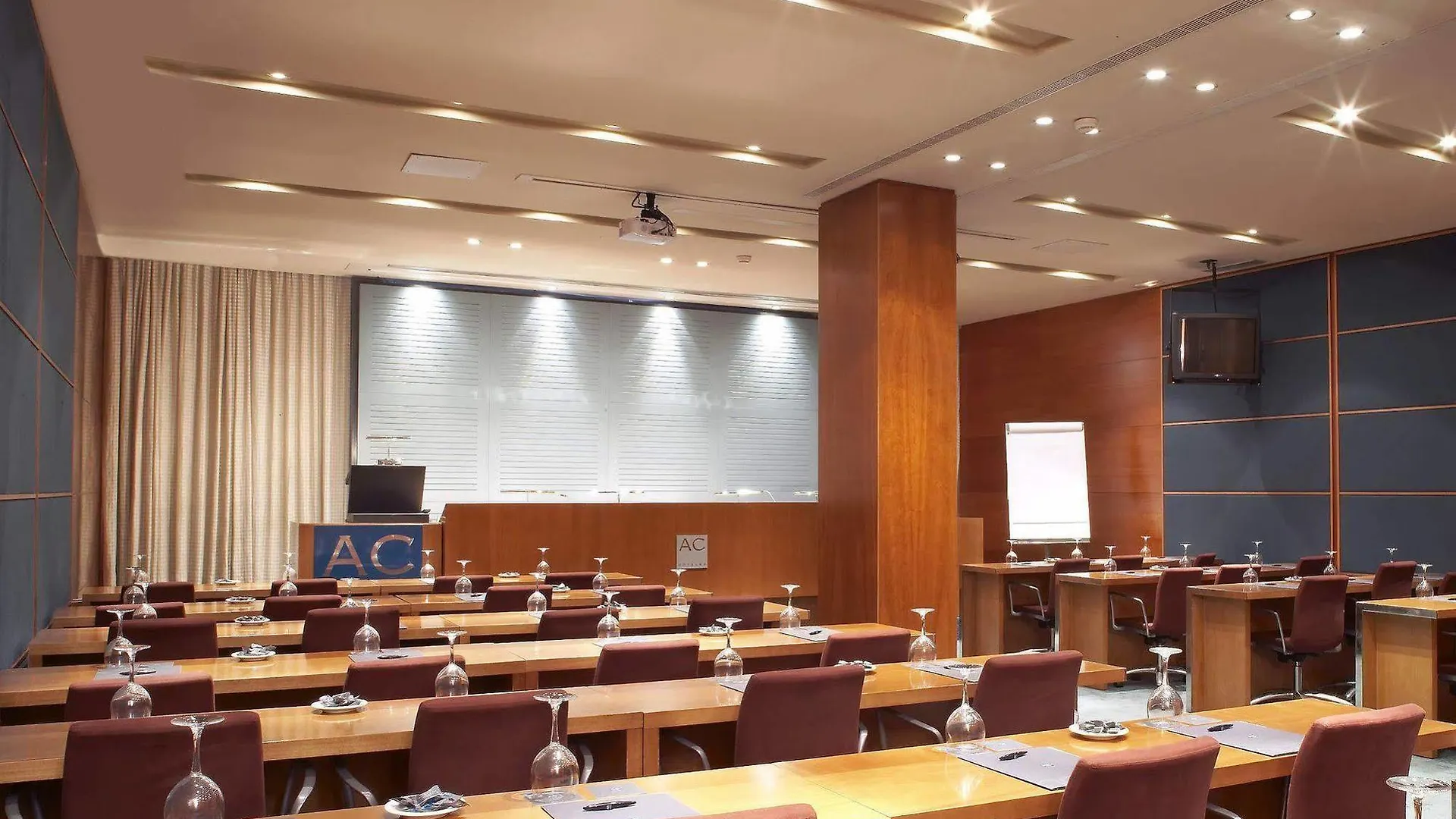Ac Hotel Malaga Palacio By Marriott 4*,